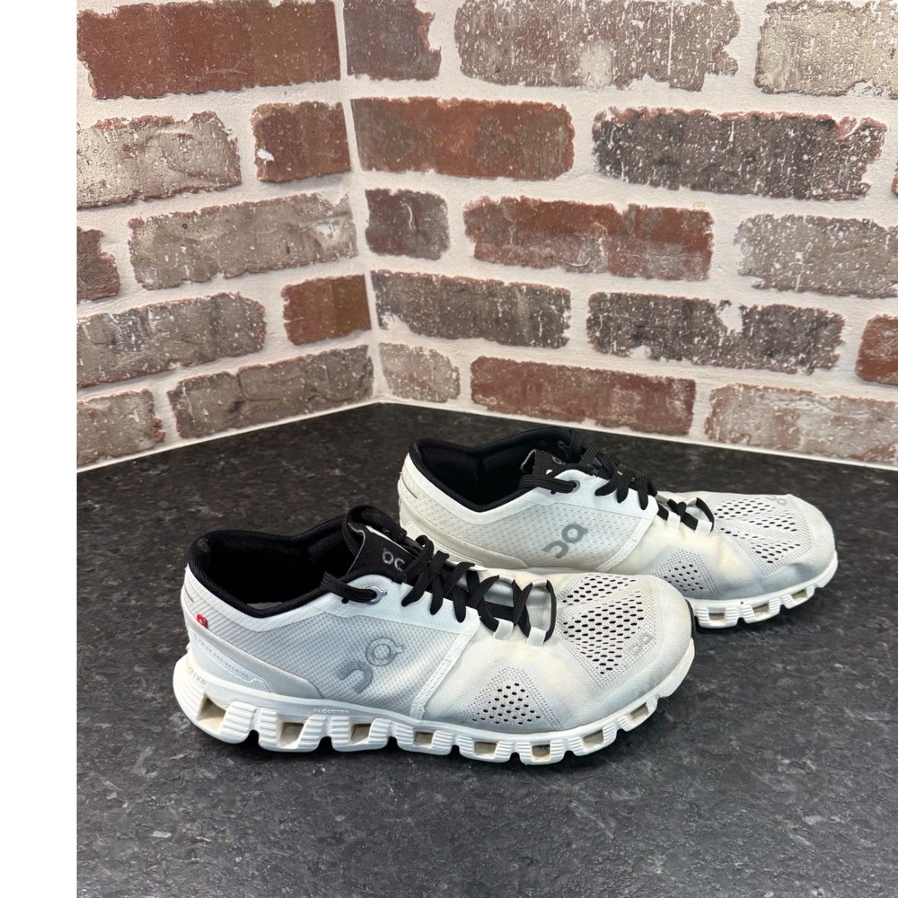 On Cloud X Women Running Shoes White Black 40.99702 Size 9.5